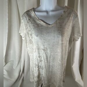 Cold Water Creek women’s v neck camouflage, white and gray short sleeves shirt